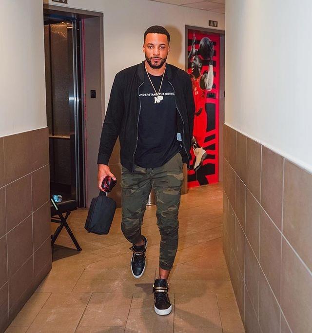 一节花！雷霆首节三分17中11，领先爵士25分（首节三分雨！雷霆17投11中，一节领先爵士25分）