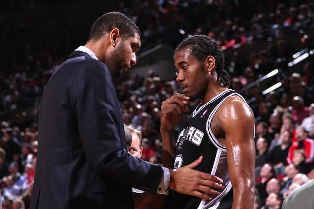 咔咔一顿扣！克里斯17中11&罚球9中6砍下28分8板4助2断（暴扣不停！克里斯17投11中、罚球9罚6中轰下28分8篮板4助攻2抢断）