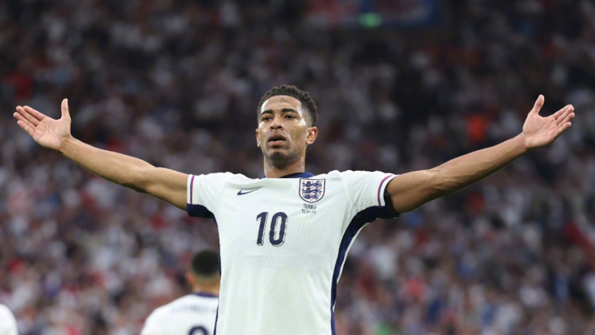 你故意的吧？范戴克防守传中时高举右手导致手球送点（范戴克防守传中时高举右手手球，被判点球）