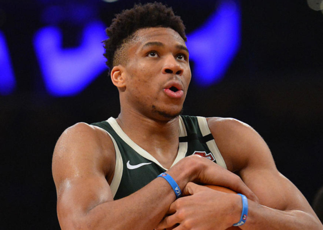 21岁的天空：最佳新人博格巴2014年巴西世界杯个人集锦（博格巴21岁高光时刻：2014年巴西世界杯最佳新秀个人集锦）