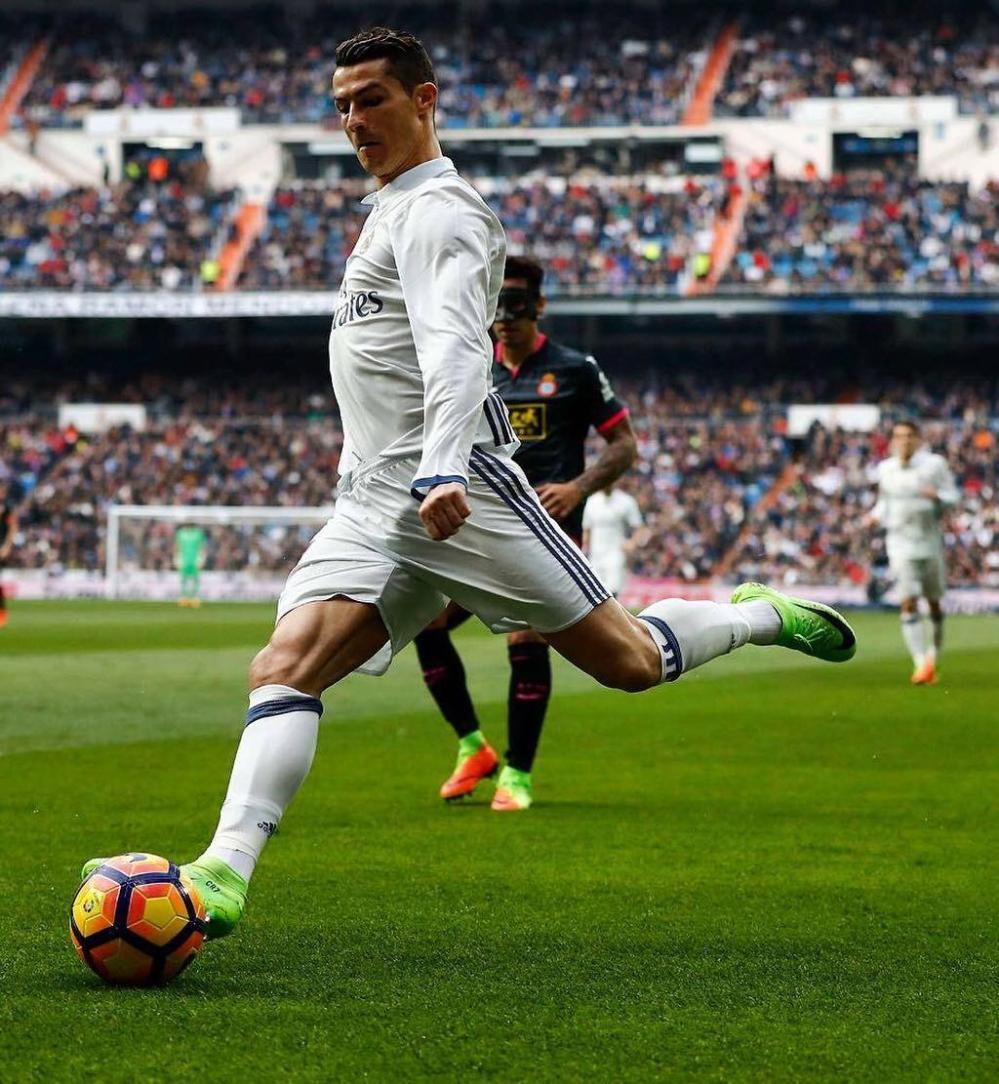 好起来了！杨瀚森造兰代尔失误后笑容满面（状态回暖！杨瀚森逼出兰代尔失误后笑逐颜开）