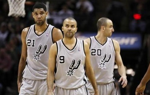 优势明显，皇马近4次对阵赫罗纳全胜打进12球0丢球（皇马统治力尽显：近4战赫罗纳全胜，12球入账零失球）