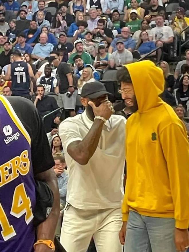 健康的蓝军队长 边后卫改踢后腰那就是真强 身价暴涨1500万欧（满血归来的蓝军队长转型后腰实力尽显，身价飙升1500万欧）