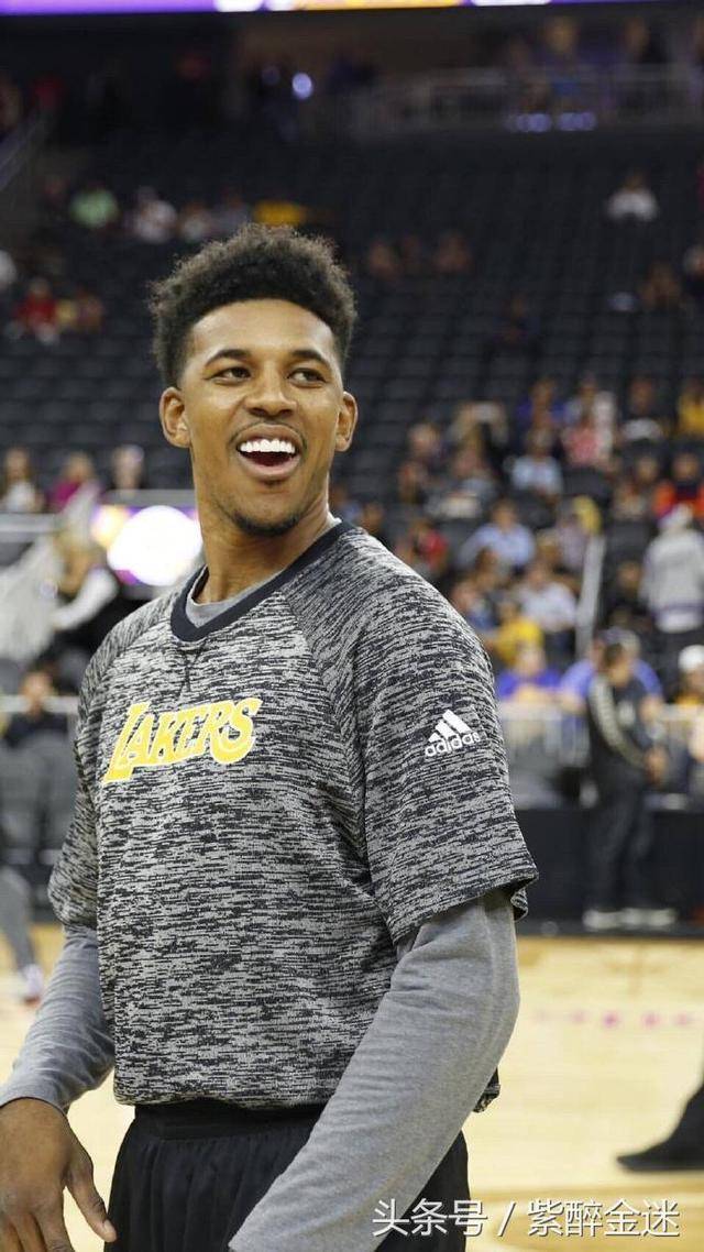 莫雷托：DV9寻求的年薪高于尤文或任何意甲俱乐部的承受范围（莫雷托：DV9索要年薪超出尤文及所有意甲球队的承受范围）