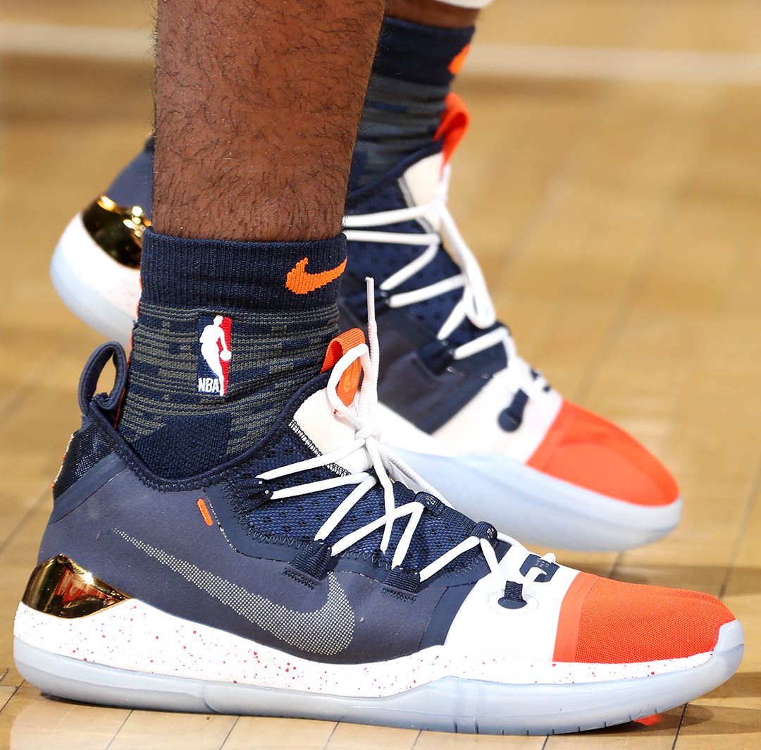 罗伯逊：萨拉赫是队史最佳之一，希望能继续与他并肩作战（罗伯逊：萨拉赫堪称队史传奇之一，盼与他继续携手征战）