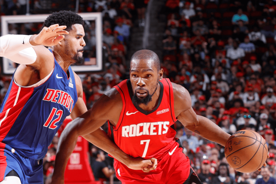 邮报评曼联近5年引援TOP30：姆伯莫第1，C罗第4，桑乔垫底（每日邮报盘点曼联过去五年30笔引援：姆伯莫居首，C罗第4，桑乔居末）