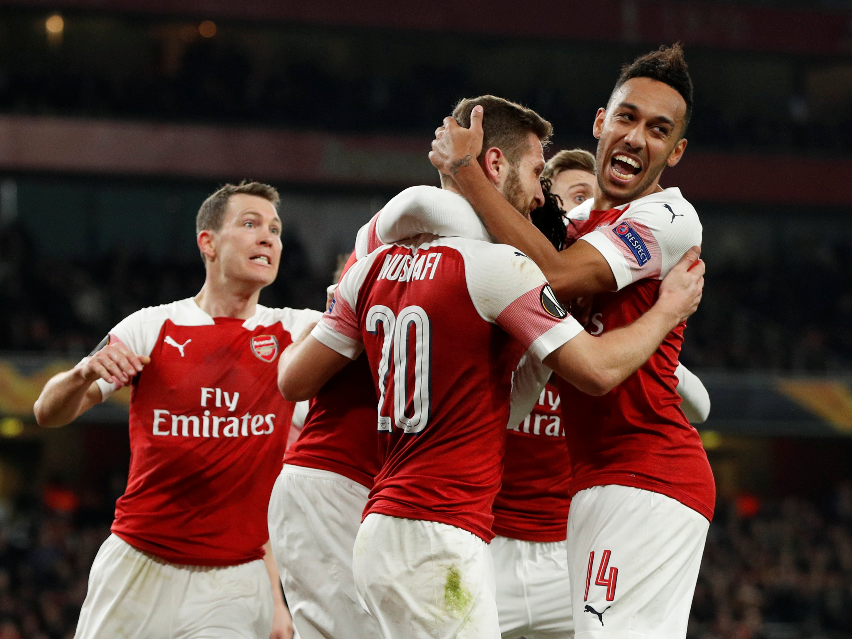 德拉富恩特：我们和皇马队医保持联系，赫伊森暂时不离队（德拉富恩特：正与皇马队医沟通，赫伊森暂不离队）